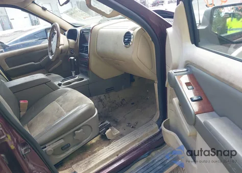 2006 Ford Explorer Eddie Bauer из США, поврежденный, VIN 1FMEU74E06UA01302